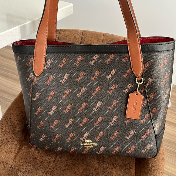 Coach Horse & Carriage Tote with Dot Print (Dimensions in photos) - Picture 1 of 7